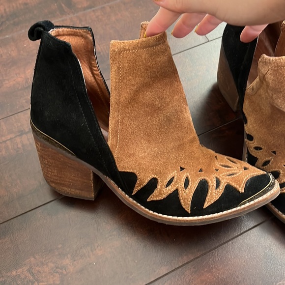 ❌SOLD❌ Jeffrey Campbell Olinda Western Booties - Picture 4 of 10